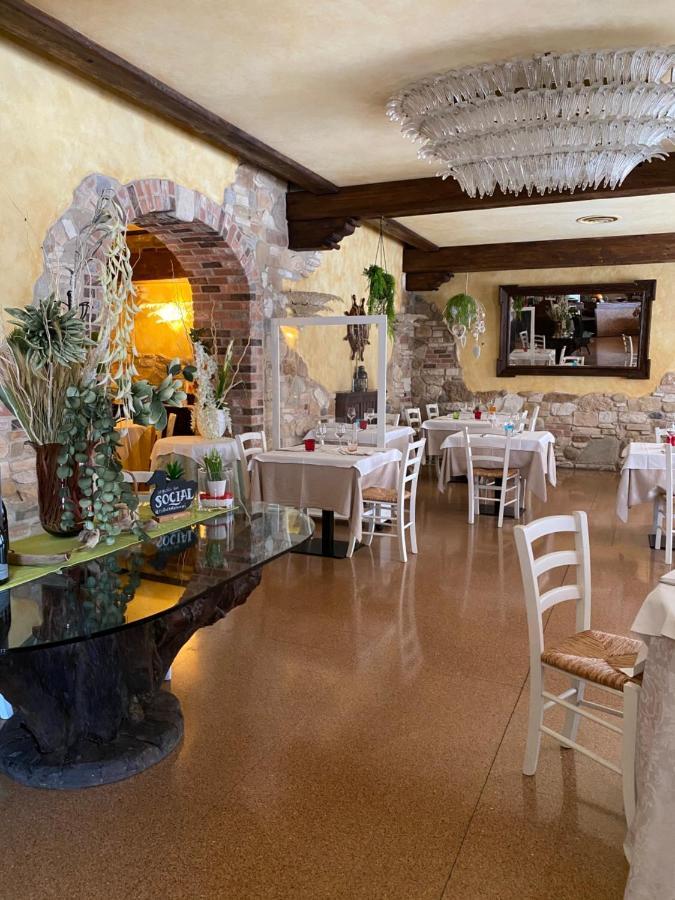 Locanda Ferrari Горо Экстерьер фото