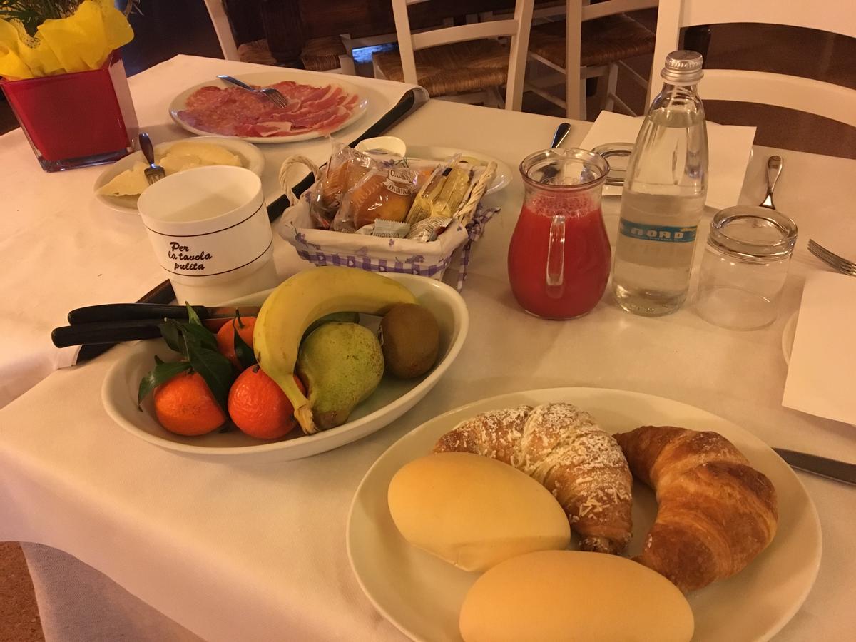 Locanda Ferrari Горо Экстерьер фото