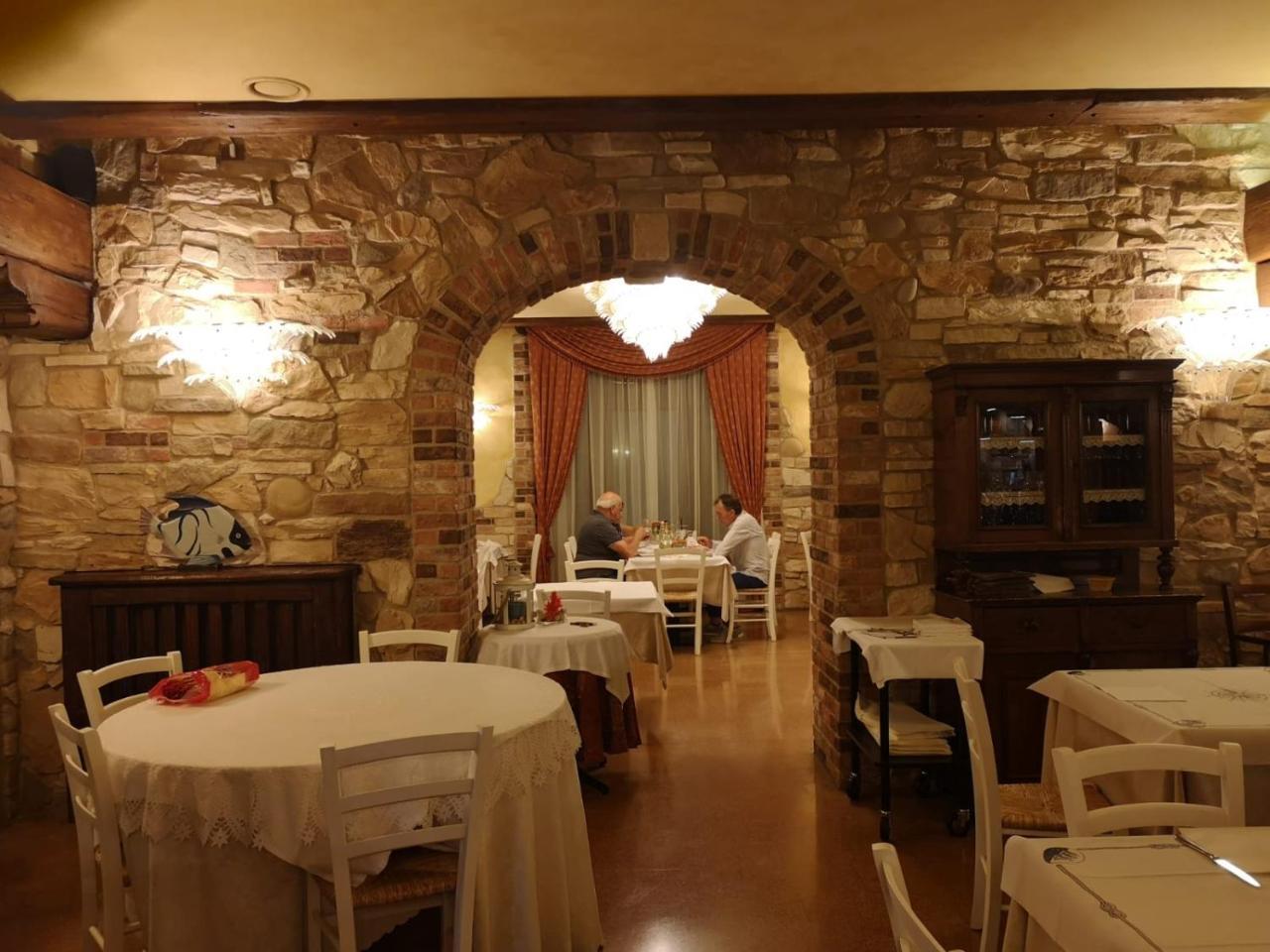 Locanda Ferrari Горо Экстерьер фото